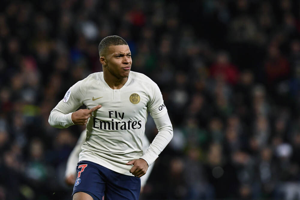 韩国名宿：孙兴慜牺牲太多，凯恩占任意球主罚权13年进1个是人吗